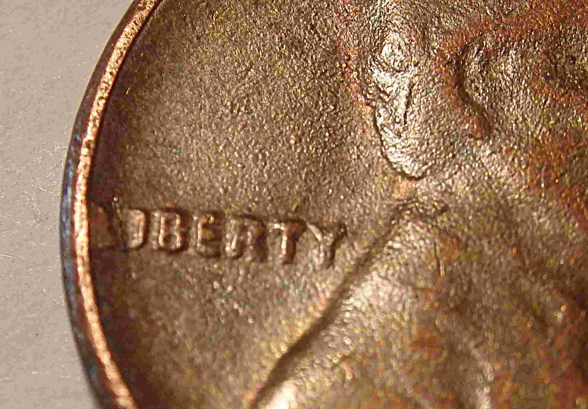 1982-Lincoln-Cent-With-Possible-Die-Error-On-The-L-In-Liberty