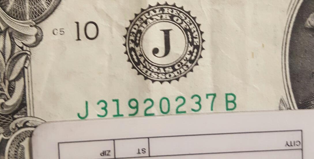 $50-With-Possible-Ink-Error-&-$1-With-Uneven-Serial-Number