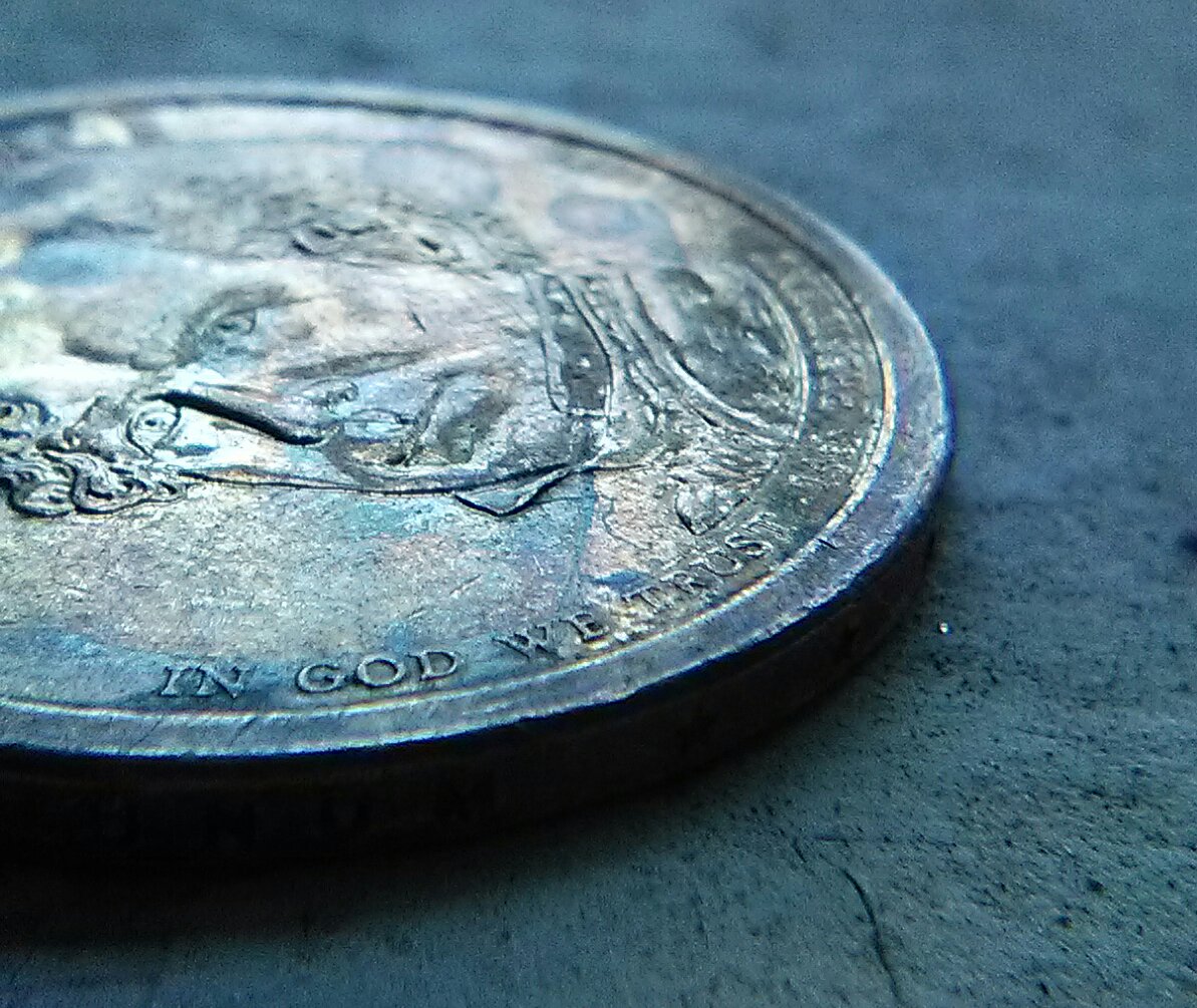 2010-D-Franklin-Pierce-Dollar-Coin-With-Thread-Or-Hair