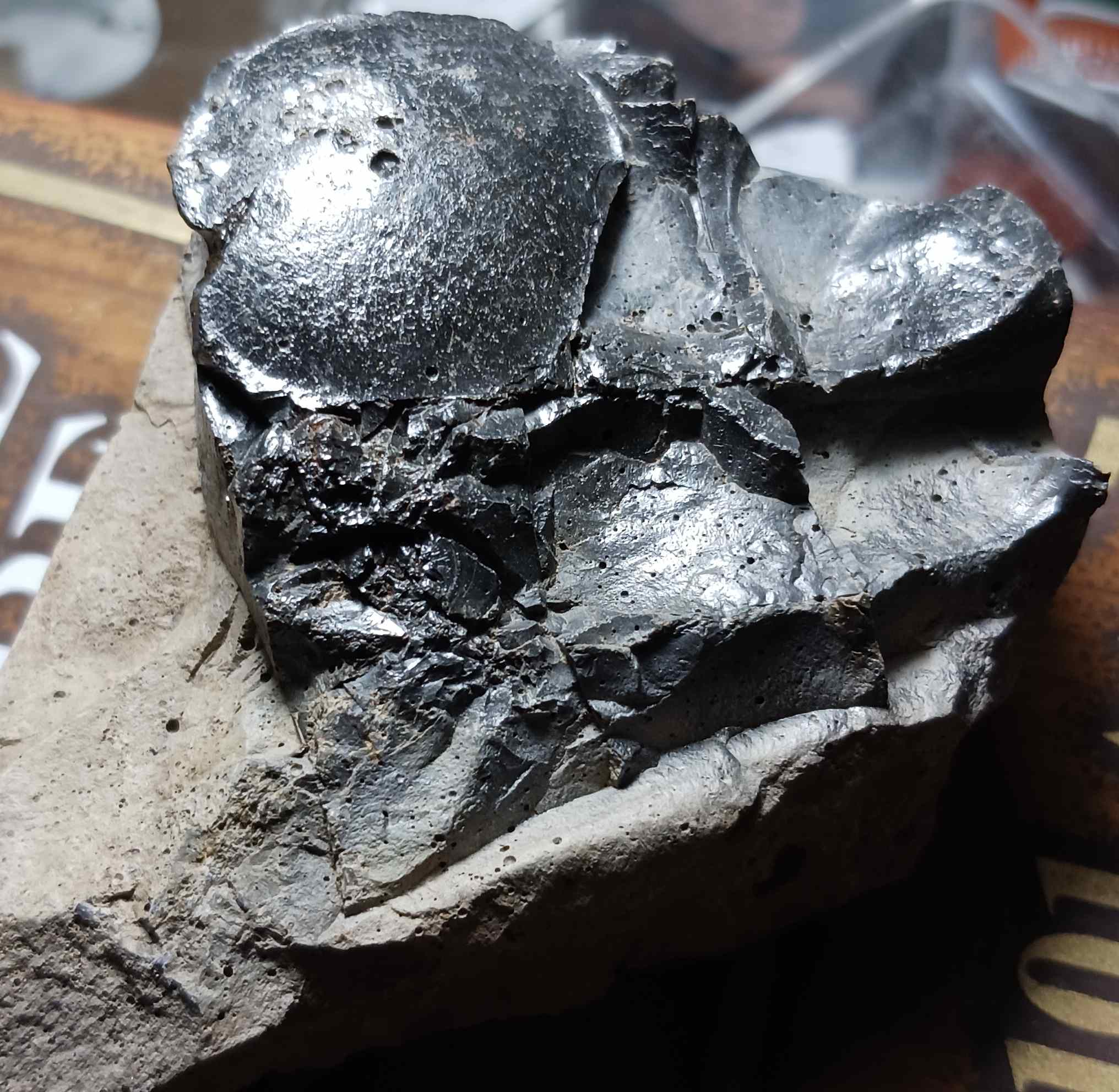Pieces-Of-Iron-With-Cristal-Rocks-Melted-Them-Together
