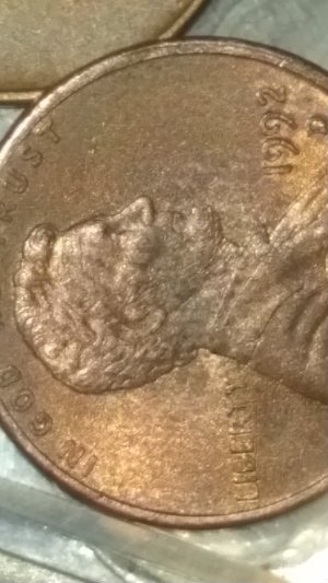 1992-D-Lincoln-Penny-Error...on-Lincolns-Face?