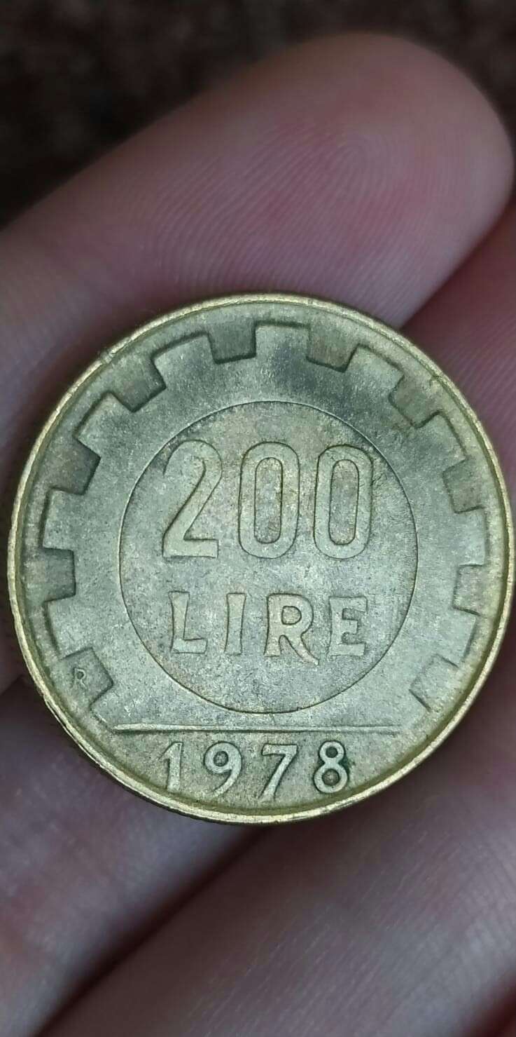 Half-Moon-200-Lira-1978-Coin