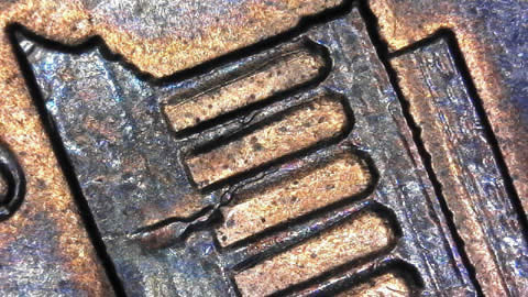 1982-LMC-Large-Date-With-A-Amazing-Die-Crack-On-Reverse.any-Value-?-Please?