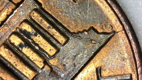 1982-LMC-Large-Date-With-A-Amazing-Die-Crack-On-Reverse.any-Value-?-Please?