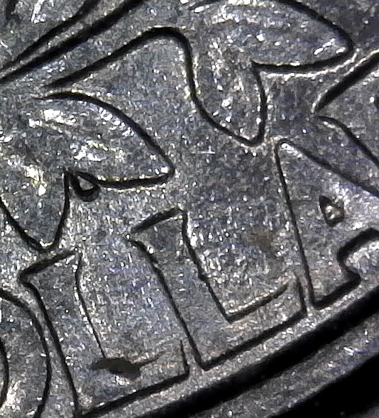 1995-D-Washington-Quarter-Possible-Die-Chip-On-Reverse-Leaves-And-On-Another-Of-Same-Coin-Type