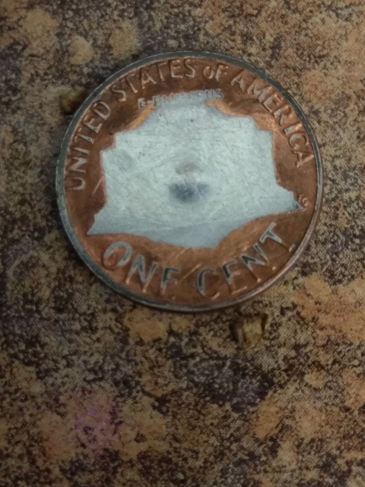 I-Found-A-Strange-1983-D-Penny-I-Was-Looking-For-Input?