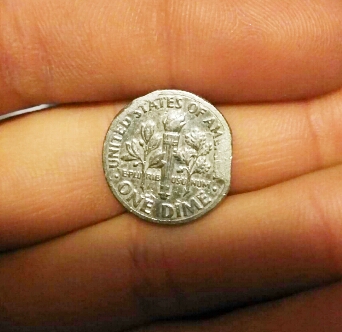 2002-D-Dime:-Straight-Clip-Error-But-Reeds-Are-Still-There,-Close-AM..and-M