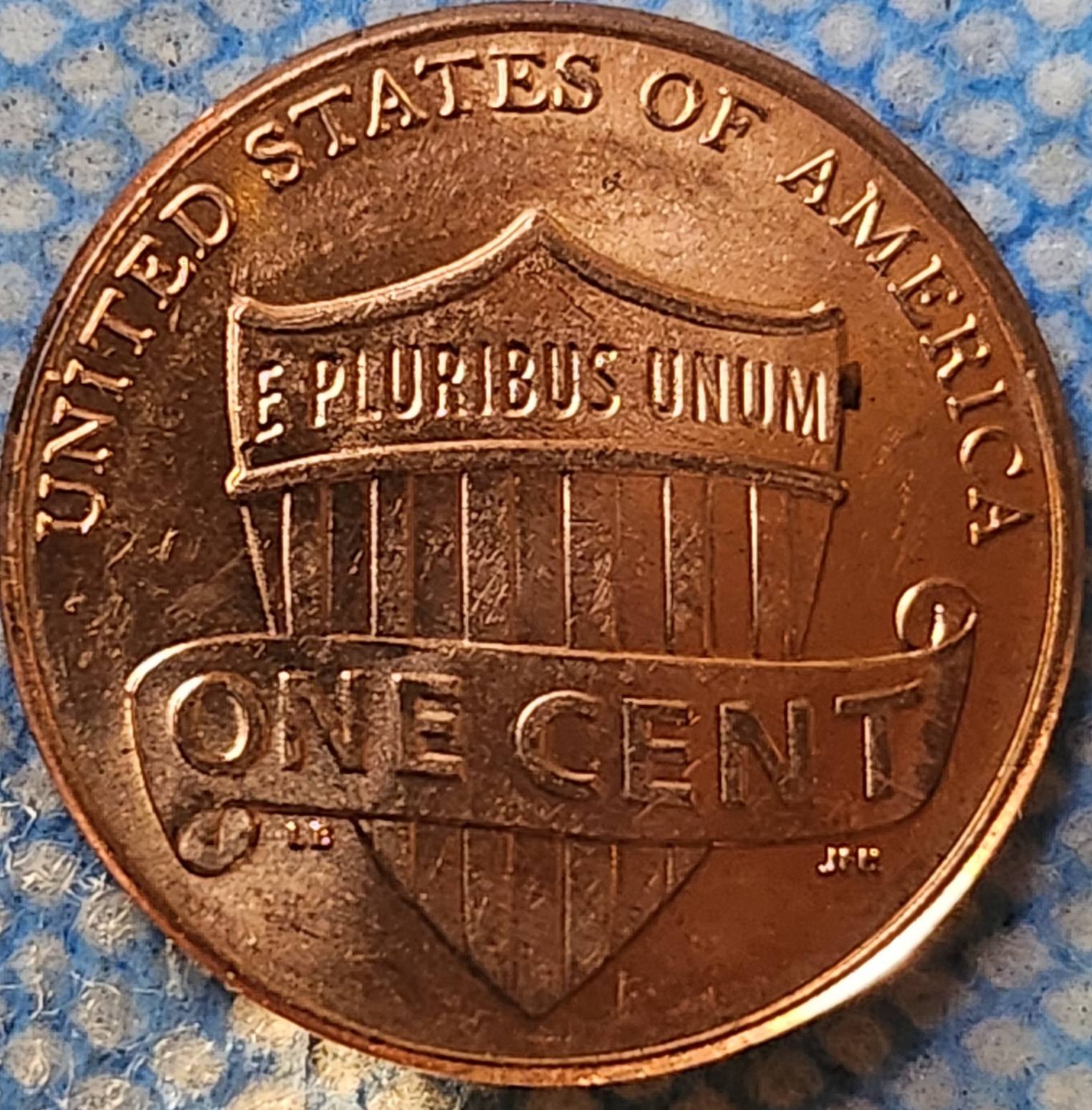 Am-I-Looking-At-A-DDR-On-This-2016-Shield-Cent