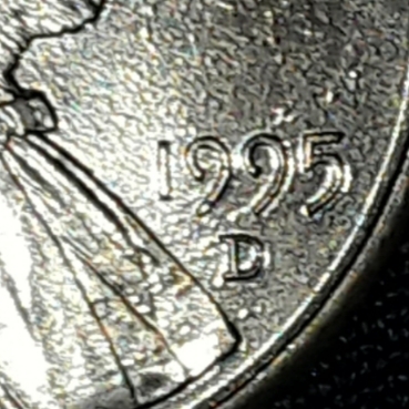 Bizarre-Features-On-My-1995-D-Mint--Lincoln-Cent