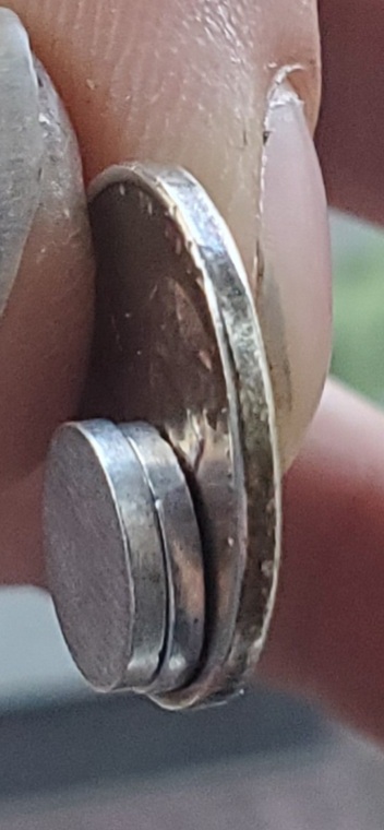 Need-Help-With-1972-D-Penny-Sticks-To-A-Magnet