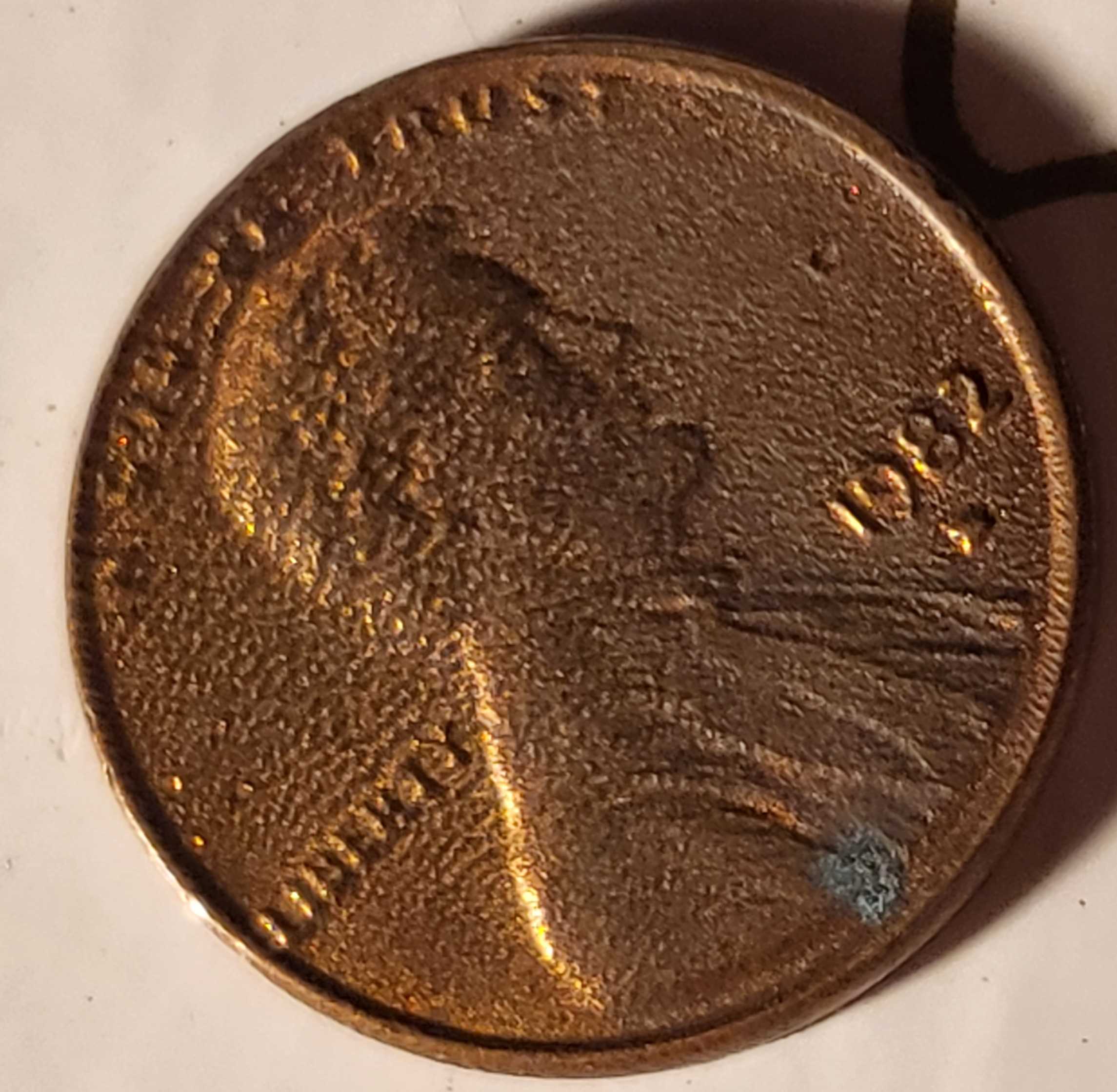 Is-This-A-1982-Penny-Error-Or-Something-Else?