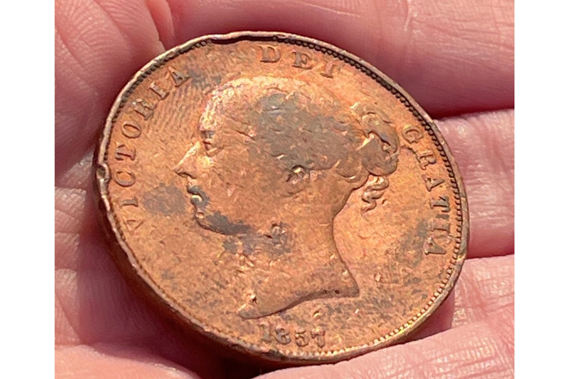1857-Copper-Victoria-Penny---New-Centerpiece?