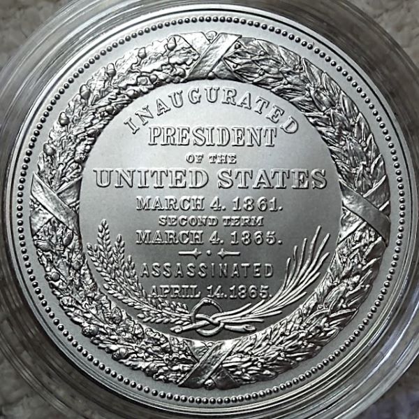 Abraham-Lincoln-Presidential-Medal-Has-Been-Released-At-The-Mint-Today.