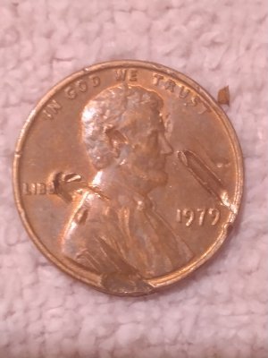 1979-No-Mint-Penny....is-It-A-Mint-Error-?our-Damaged-One-?