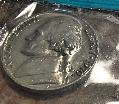 Should-There-Be-An-S-Nickel-In-A-1970-Lg-Dt-Mint-Set?