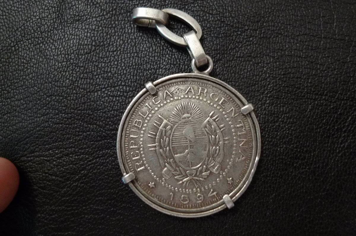 Show-Your-Keychain-Coin-Holder-.