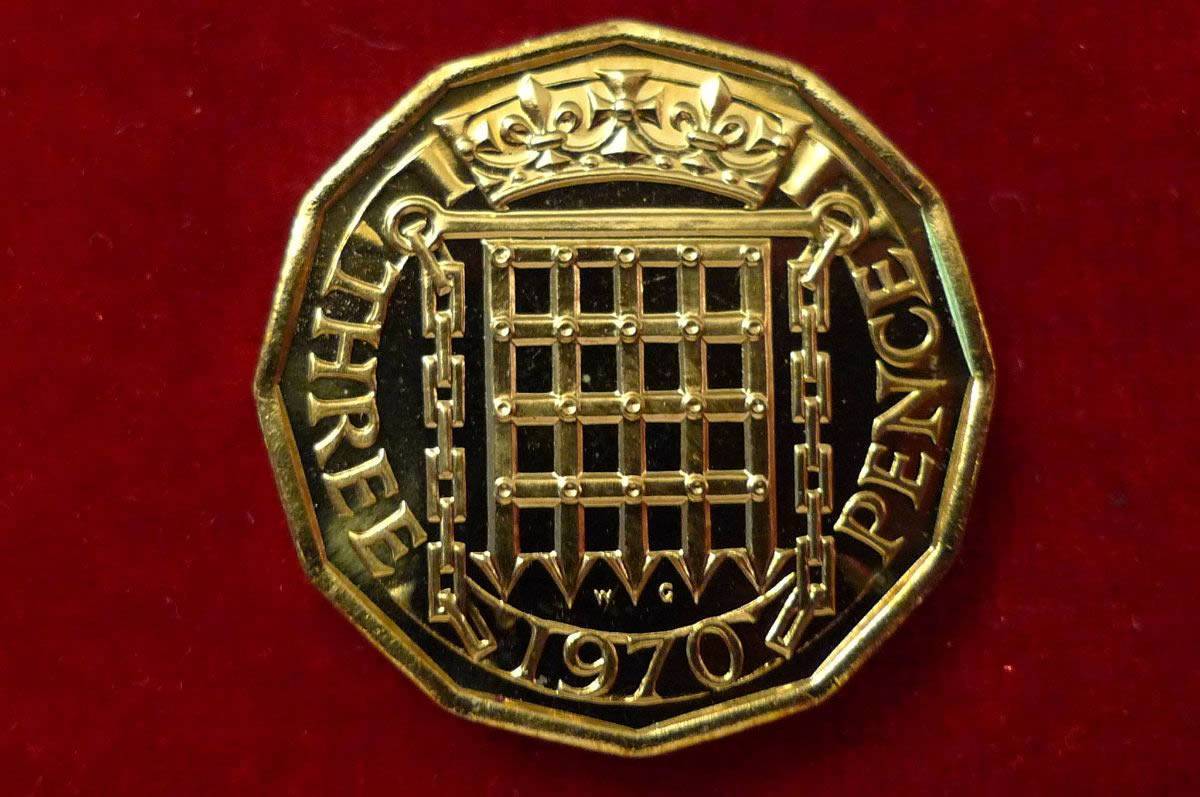 Show-Your-Coins-With-Different-Edges
