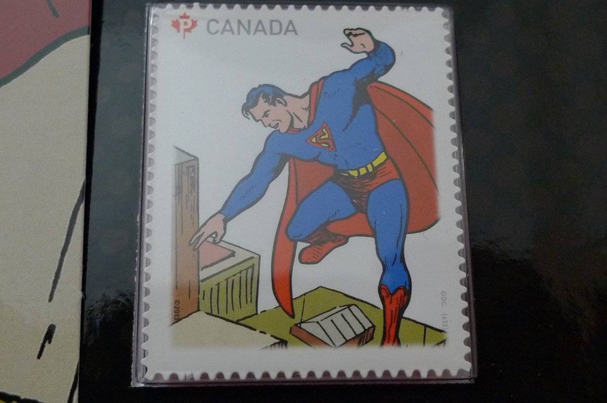 2013-Superman-75th-..then-&-Now-50-Cents-Lenticular-Coin-&-Stamp