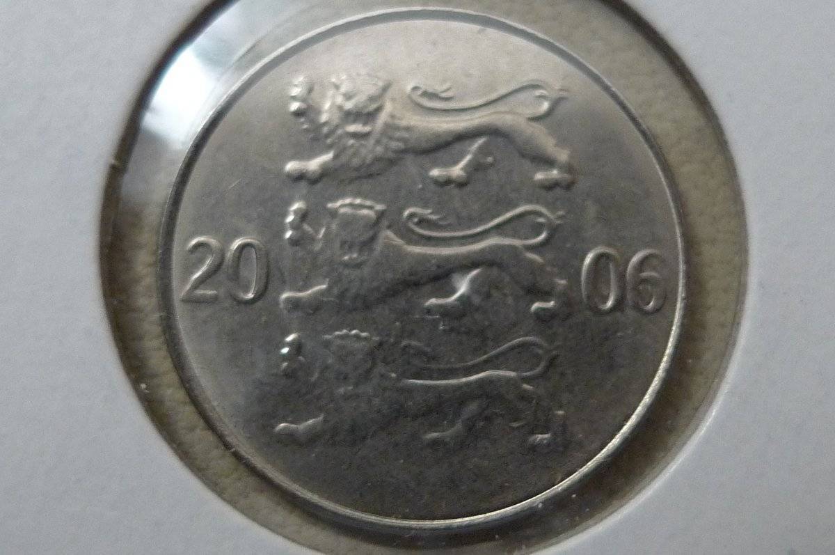 Around-The-World-With-Coins---A-Coin-Geography-Game