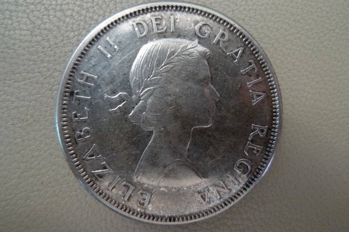 Is-It-A-Good-Idea-To-Clean-Silver-With-Acetone?