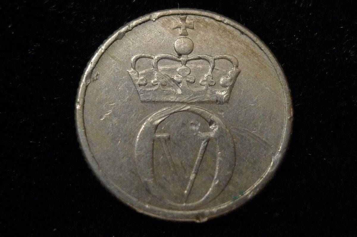 Post-Your-Coins-Depicting-Insects