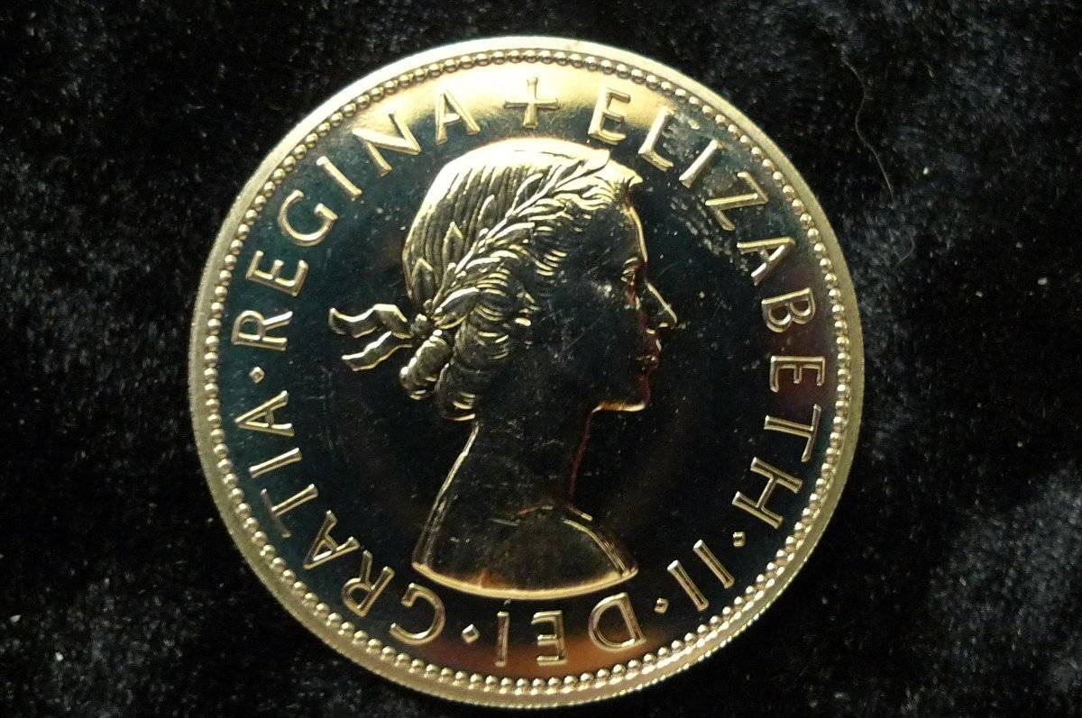 Post-Your-Coins-With-Coats-Of-Arms,-Shields,-Crests,-Crowns,--Etc.