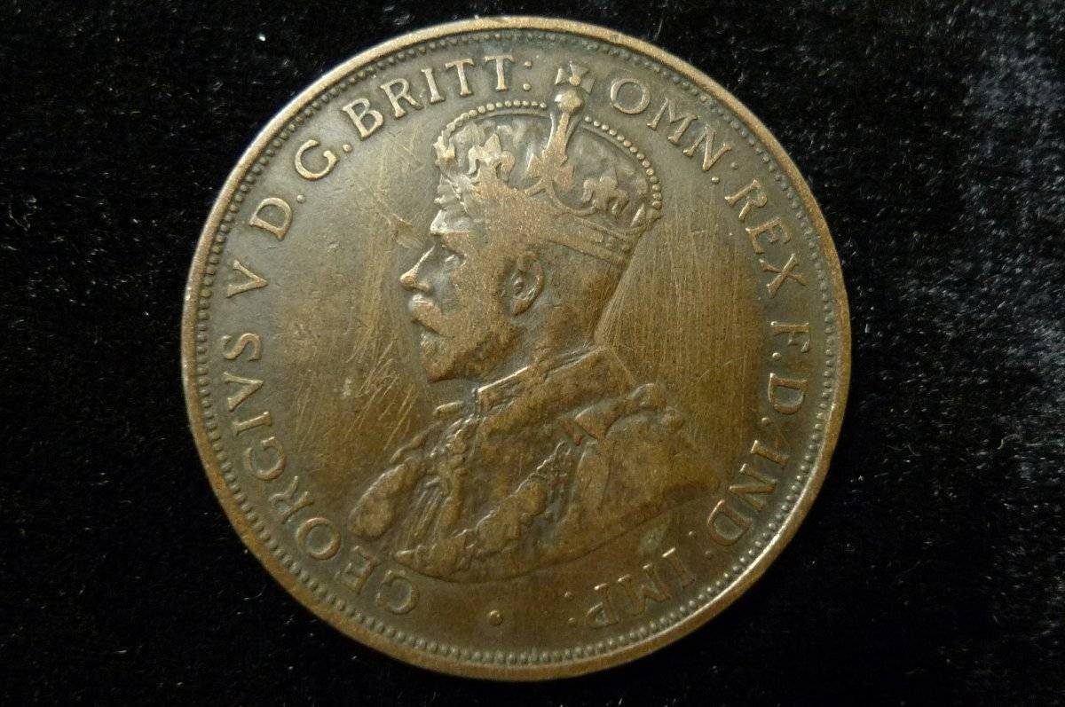 Post-Your-Coins-With-Coats-Of-Arms,-Shields,-Crests,-Crowns,--Etc.