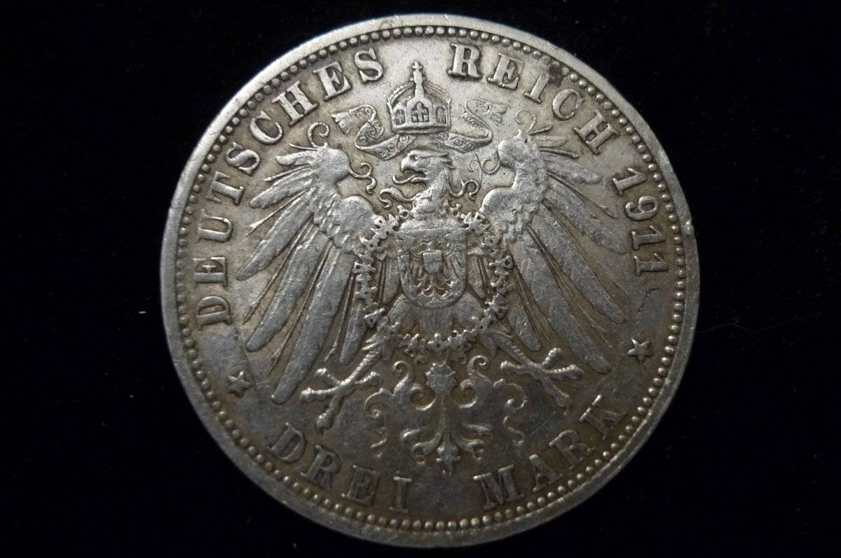 Post-Your-Coins-With-Coats-Of-Arms,-Shields,-Crests,-Crowns,--Etc.