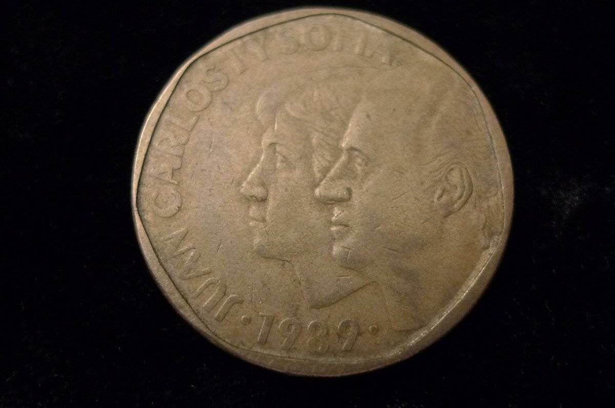 Post-Your-Coins-With-Coats-Of-Arms,-Shields,-Crests,-Crowns,--Etc.