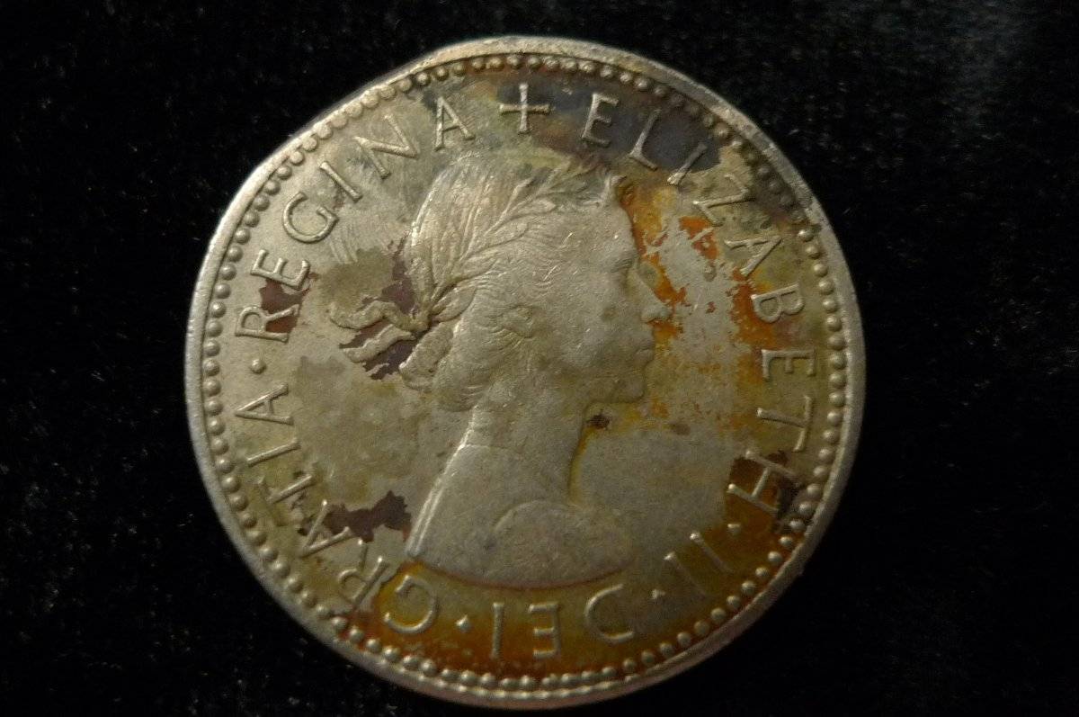 1964-Uk.one-Shilling--:-An-Error-Or-A-Vandalized-Coin-?