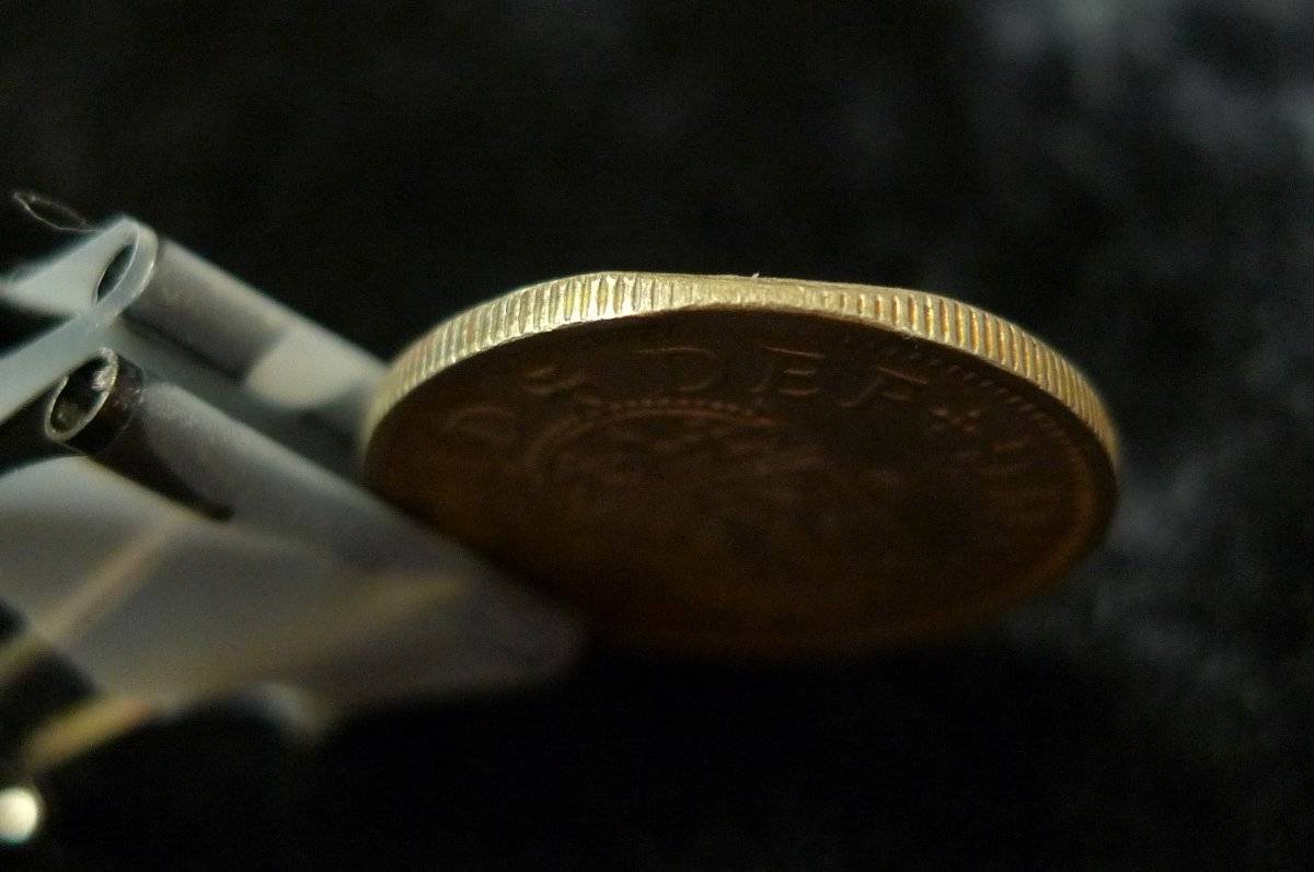 1964-Uk.one-Shilling--:-An-Error-Or-A-Vandalized-Coin-?