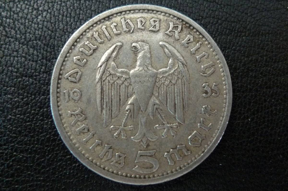 Around-The-World-With-Coins---A-Coin-Geography-Game