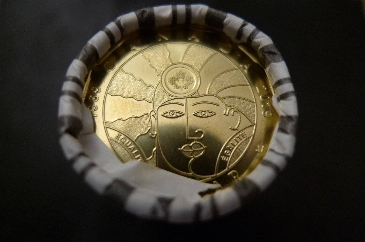 Are-The-2010-Lucky-Loonie-And-The-2010-Olympic-Loonie-The-Same-Coin?