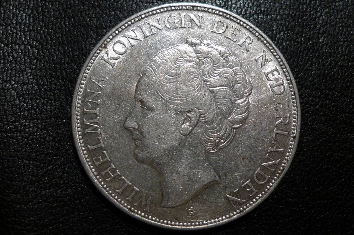 Around-The-World-With-Coins---A-Coin-Geography-Game