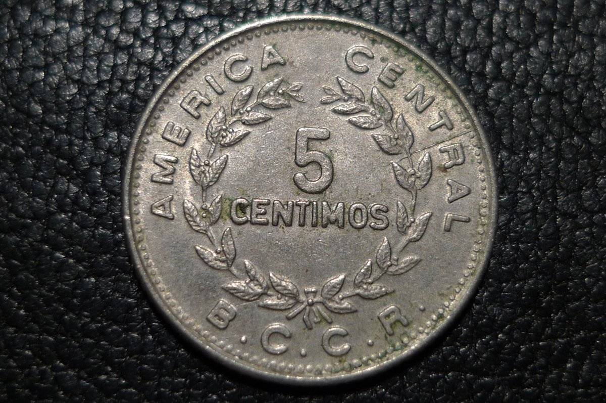 Post-A-Coin-Or-Medal-With-A-Die-Crack!