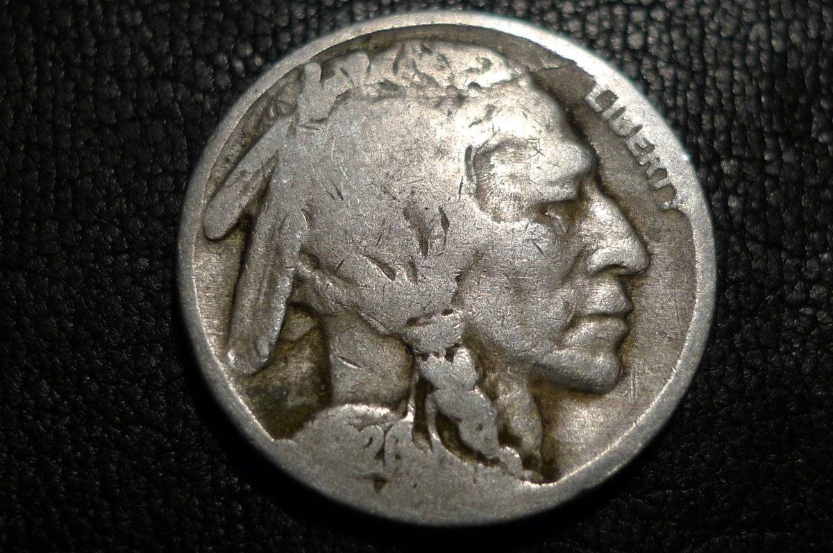 Post-A-Coin-Or-Medal-With-A-Die-Crack!