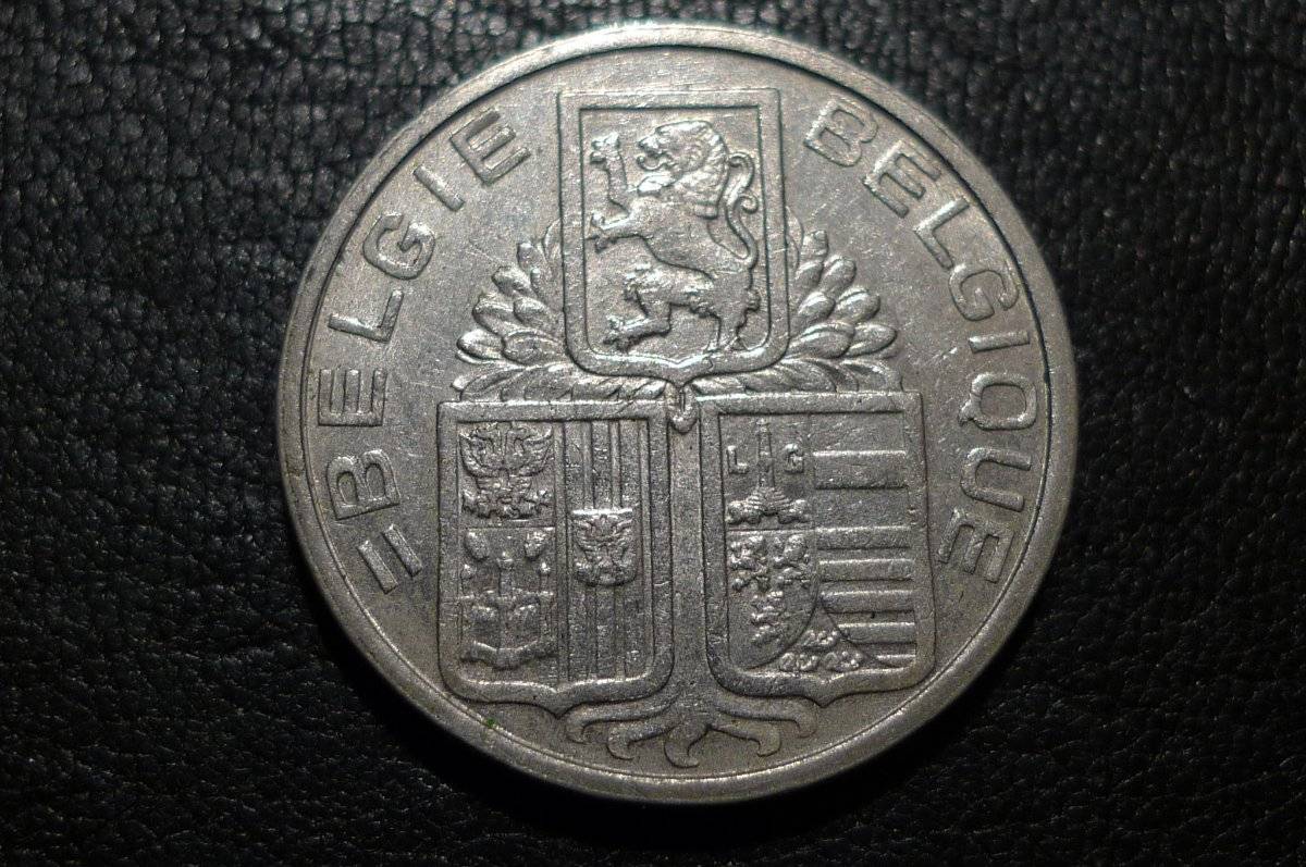 Around-The-World-With-Coins---A-Coin-Geography-Game