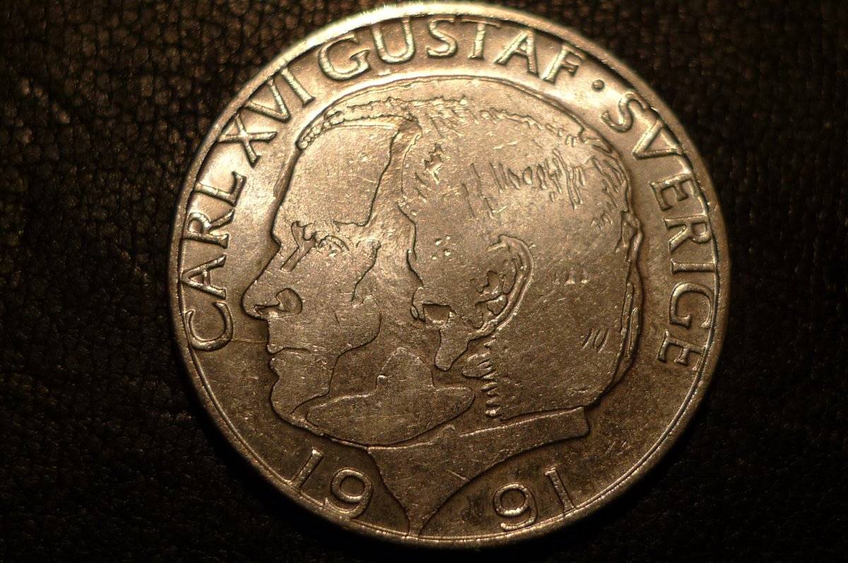 Post-Your-Coins-With-Coats-Of-Arms,-Shields,-Crests,-Crowns,--Etc.