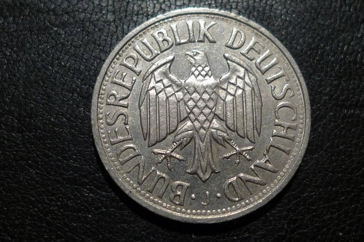 Post-Your-Coins-With-Coats-Of-Arms,-Shields,-Crests,-Crowns,--Etc.