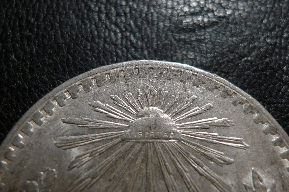 Post-A-Coin-Or-Medal-With-A-Die-Crack!