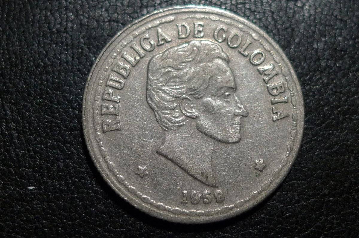 Post-A-Coin-Or-Medal-With-A-Die-Crack!