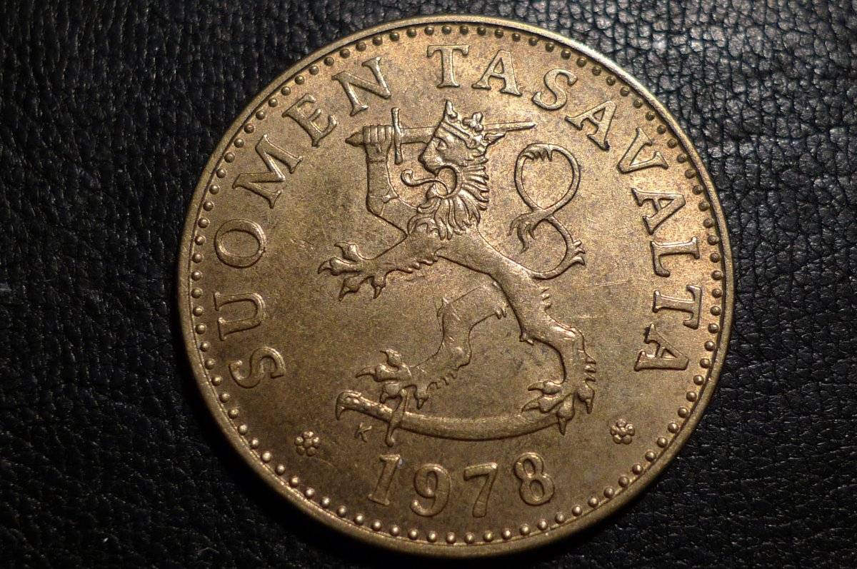 Post-Your-Coins-With-Coats-Of-Arms,-Shields,-Crests,-Crowns,--Etc.