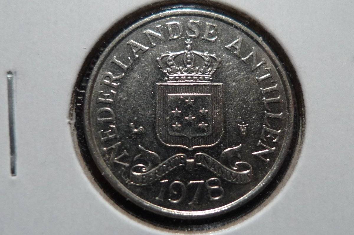 Post-Your-Coins-With-Coats-Of-Arms,-Shields,-Crests,-Crowns,--Etc.
