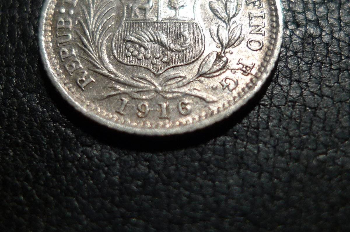 Post-A-Coin-Or-Medal-With-A-Die-Crack!