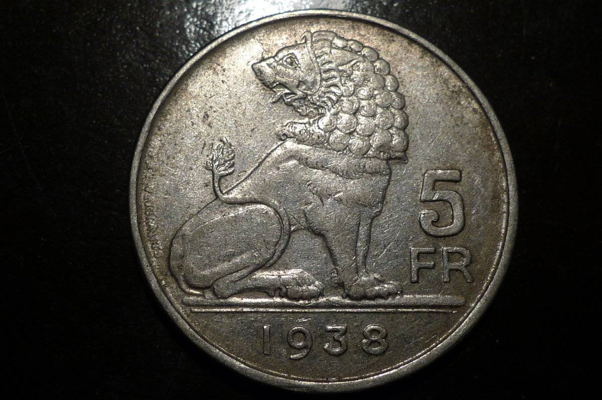 Post-Your-Coins-With-Coats-Of-Arms,-Shields,-Crests,-Crowns,--Etc.