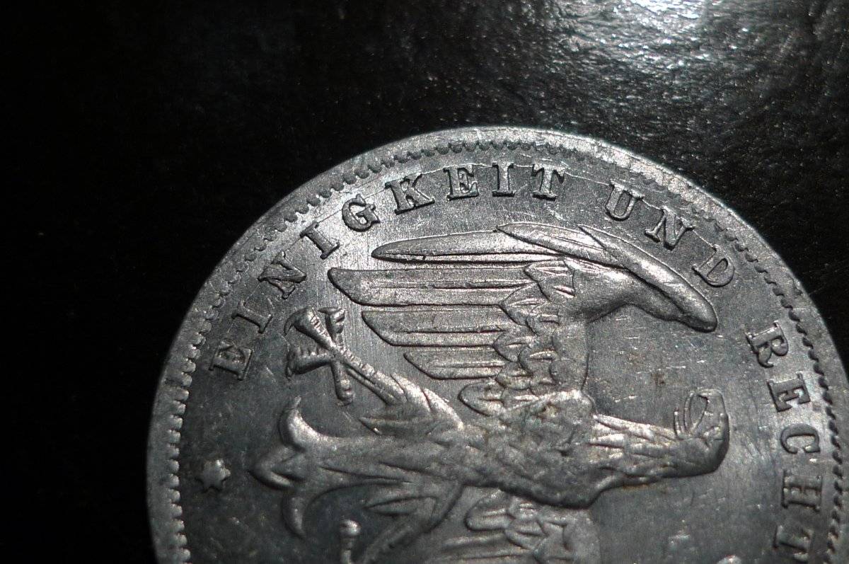Post-A-Coin-Or-Medal-With-A-Die-Crack!