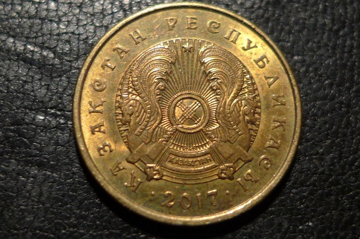 Post-Your-Coins-With-Coats-Of-Arms,-Shields,-Crests,-Crowns,--Etc.