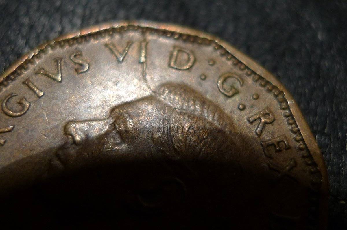 Post-A-Coin-Or-Medal-With-A-Die-Crack!
