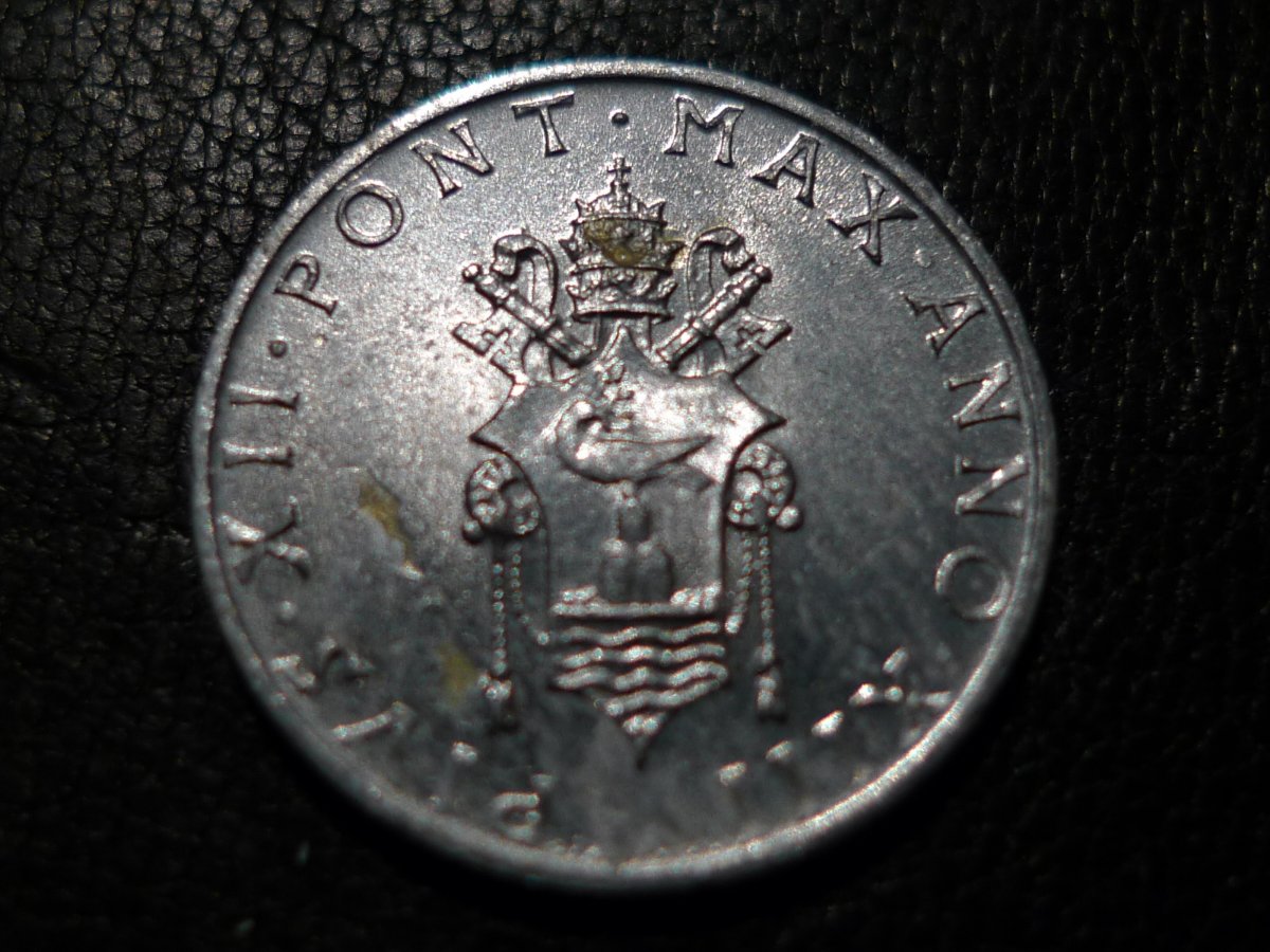 Post-Your-Coins-With-Coats-Of-Arms,-Shields,-Crests,-Crowns,--Etc.