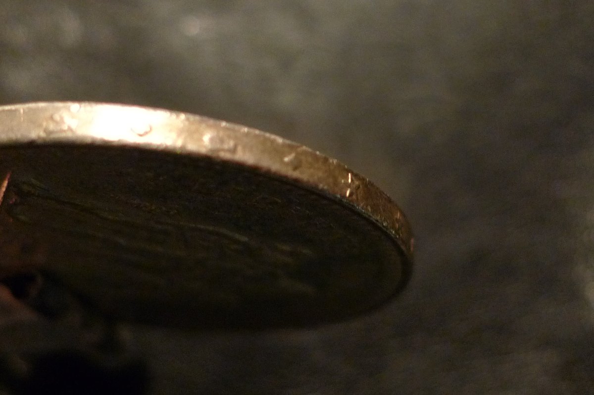 Show-Your-Coins-With-Different-Edges